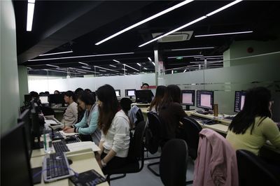 上海服裝設計培訓 實戰教學、技能與學歷并重，全方位保障推薦就業與技術咨詢